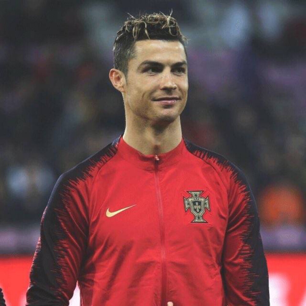 复出状态不错！库里首节6中4拿到10分（库里复出手感火热：首节6投4中拿下10分）