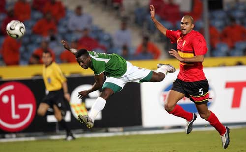 迈尼昂在加比亚社媒动态下留言，后者回复：请续约（加比亚社媒获迈尼昂留言，其回复：请续约）