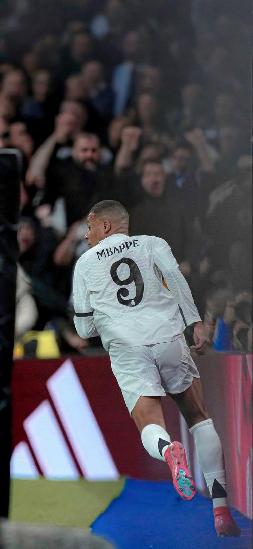 德保罗：去国家队前，梅西对我说他想再去诺坎普看看（德保罗：出征国家队前，梅西表示想再回诺坎普走一走）