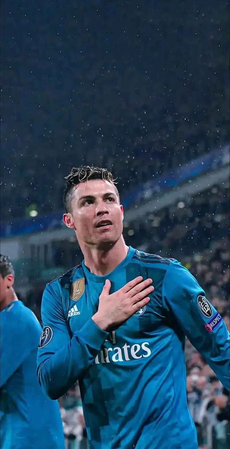 帕雷德斯父亲：我了解一些事情，知道迪巴拉想来博卡（帕雷德斯父亲：我有所了解，迪巴拉倾向加盟博卡）