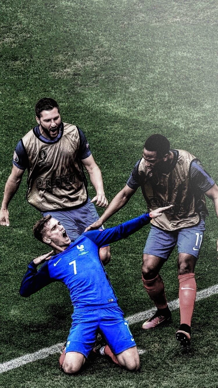 2进2出，再见利物浦！曝英超名帅空降，欧冠功勋离队（双进双出，利物浦迎别离！英超名帅或空降执掌，欧冠功勋将告别）