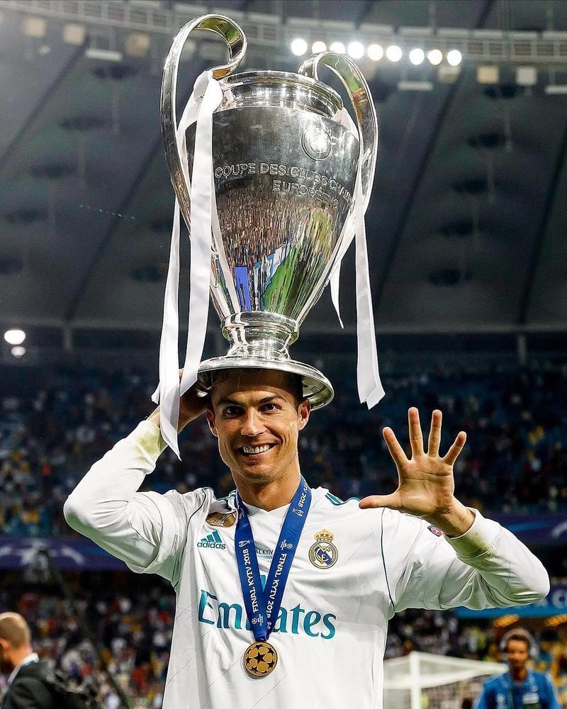 数十位工人集结诺坎普外，抗议建筑公司驱逐行政不合规员工（数十名工人诺坎普外集会，抗议建筑公司清退行政手续不合规人员）