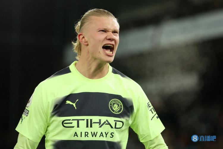 塞萨尔：齐沃为什么要换下博尼和泽林斯基？他俩明明表现最好（塞萨尔质疑齐沃换人：为何撤下表现最佳的博尼与泽林斯基？）