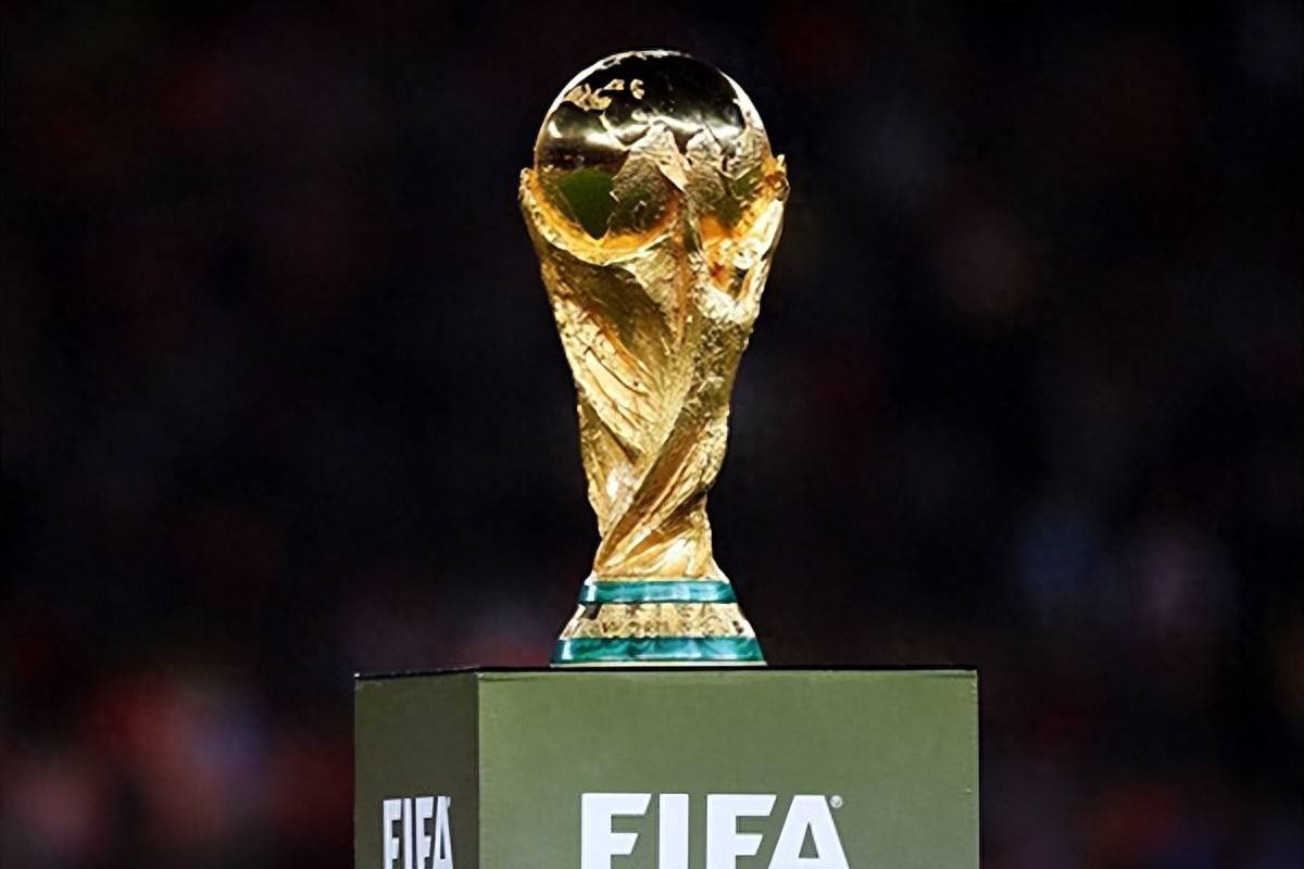 19岁5个月！马林成为巴黎近33年最年轻先发门将（19岁5个月，马林刷新巴黎近33年来最年轻首发门将纪录）