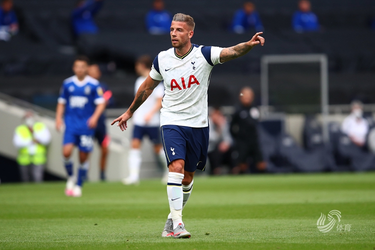 德甲半场：阿莫拉1射1传，威默破门，沃尔夫斯堡2-0柏林联合（德甲半场：阿莫拉传射建功，威默破门，沃尔夫斯堡2-0领先柏林联合）