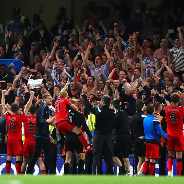 巴萨半场0-1落后法兰克福（半场战罢，巴萨0-1暂时落后法兰克福）